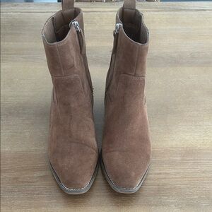 Tan suede ankle boots - Sz 9.5